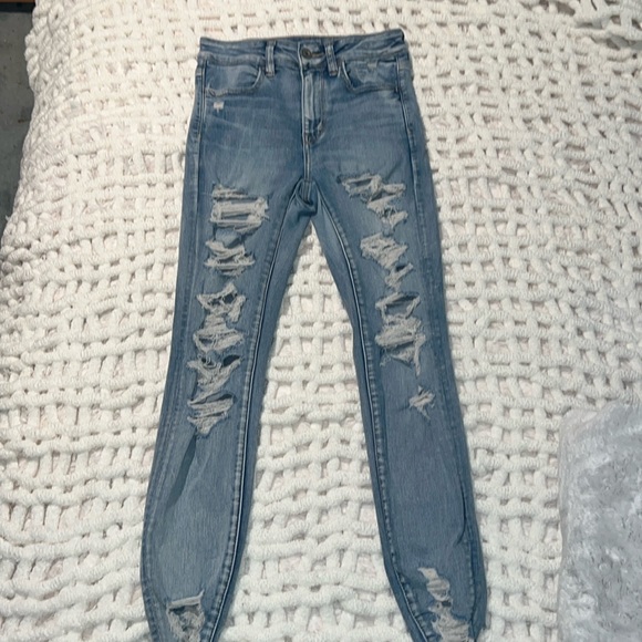 (6) American Eagle Ripped Skinny Jeans - Picture 1 of 7